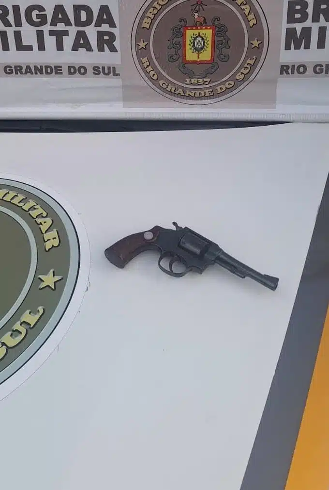 Homem é preso por roubo, porte ilegal de arma e receptação em Alvorada